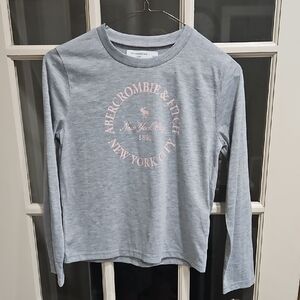 Abercrombie & Fitch Kids Light Gray Long Sleeve Tee 9/10 Sleep Wear
